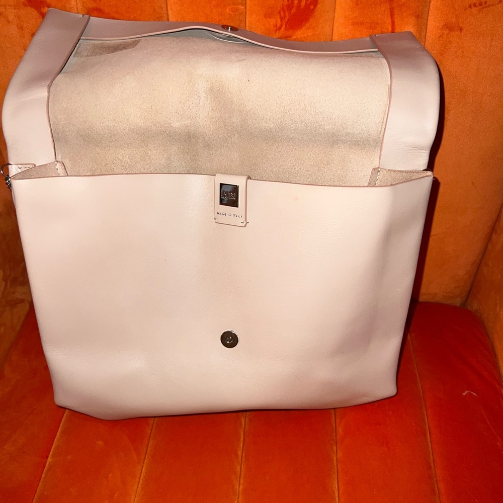 Hugo Boss clutch - Picture 5 of 7